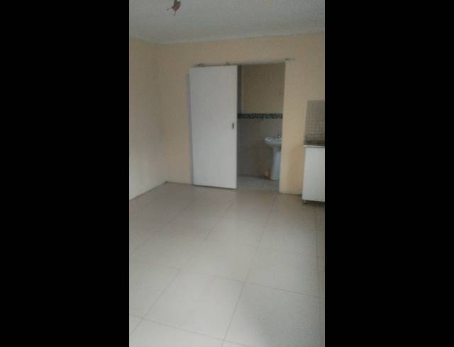 1 BEDROOM ROOM RENTED IN LAMONTVILLE